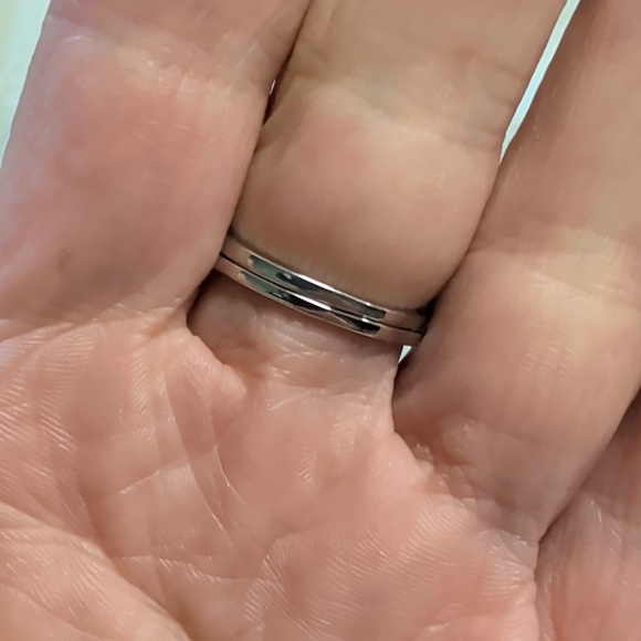 Silver Diamond Simulant Wedding Set Rings - Picture 4 of 7